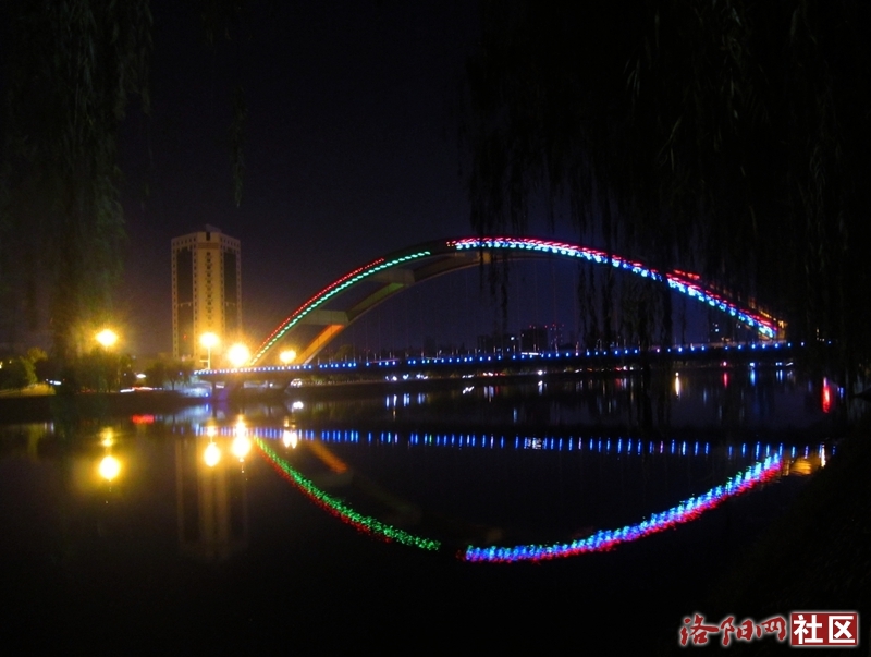 信阳浉河彩虹桥夜景